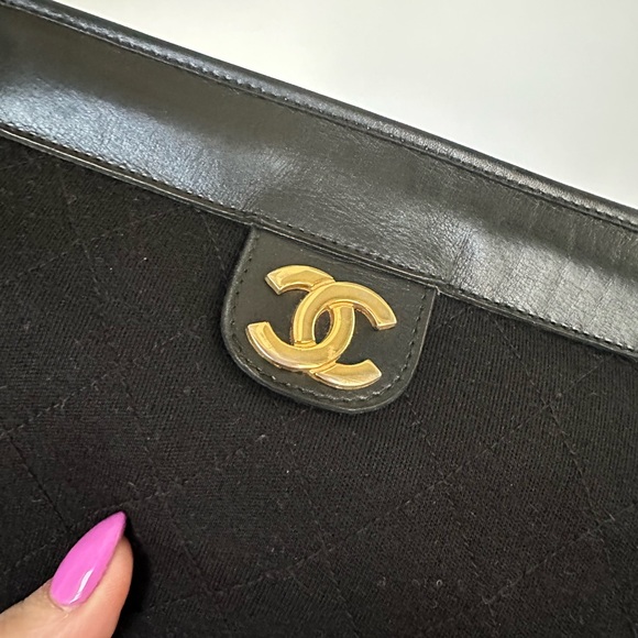 ๐ฏ CC Black Cotton Leather Clutch on Chain w/ auth cert - Picture 4 of 13